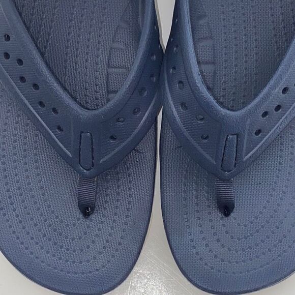 Crocs Men's Classic All Terrain Iconic Comfort Flip Flop In Blue Size 8 - Picture 4 of 10